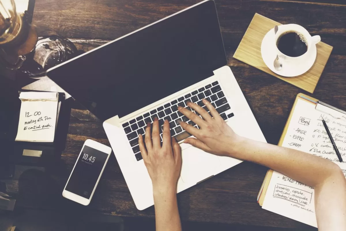 أقوم بكتابة مقالات عامة تتوافق مع قواعد SEO 